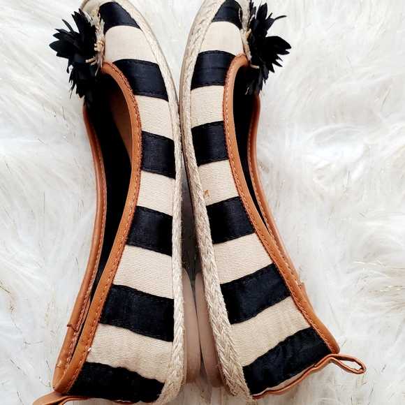 Kim Rogers black & tan striped slip-on flats - Picture 6 of 7